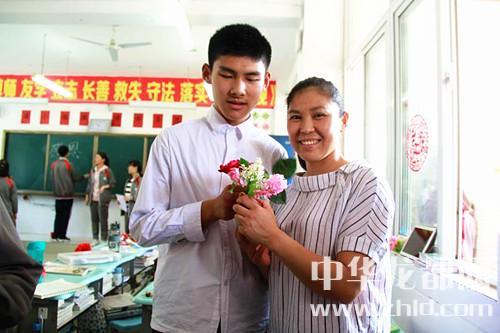 母親節，周口高中生這樣過！